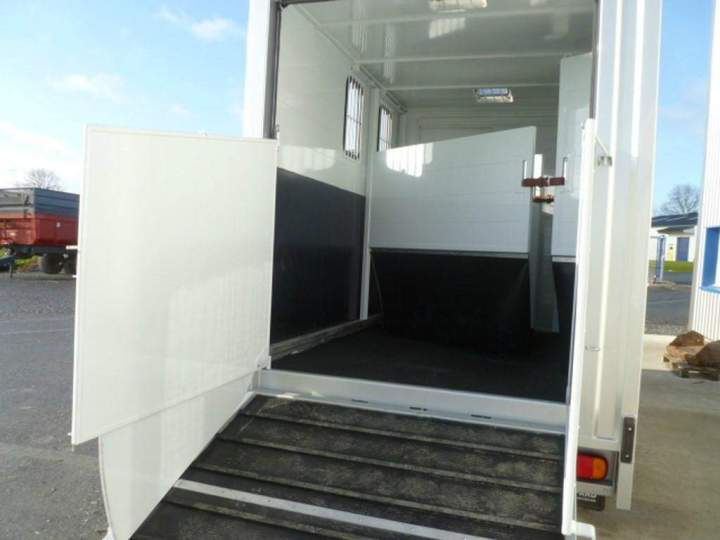 Conception de vans pour chevaux Basse-Normandie