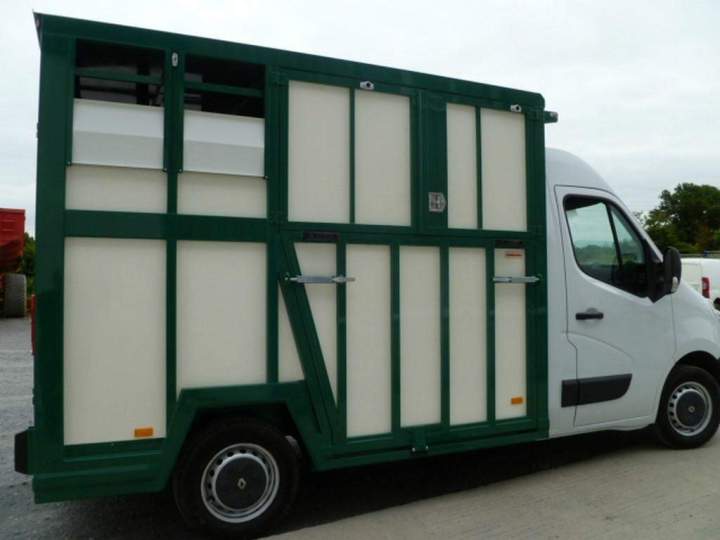 Fabrication de vans chevaux professionnels Basse-Normandie