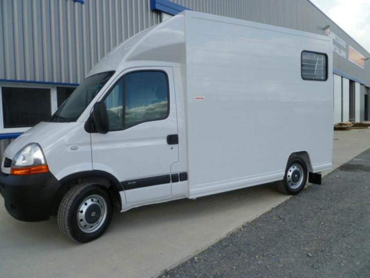 Fabrication de vans chevaux standard et sur mesure Basse-Normandie