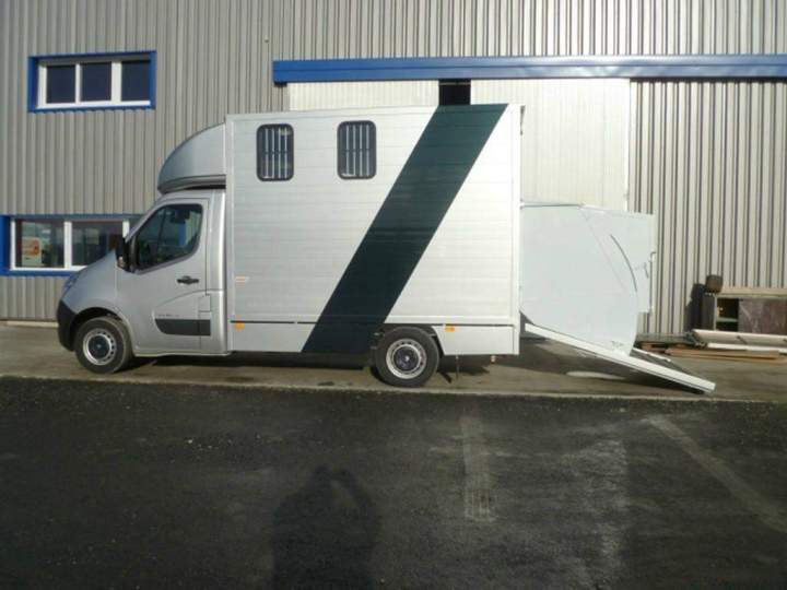 Fabrication de vans de transport chevaux Basse-Normandie